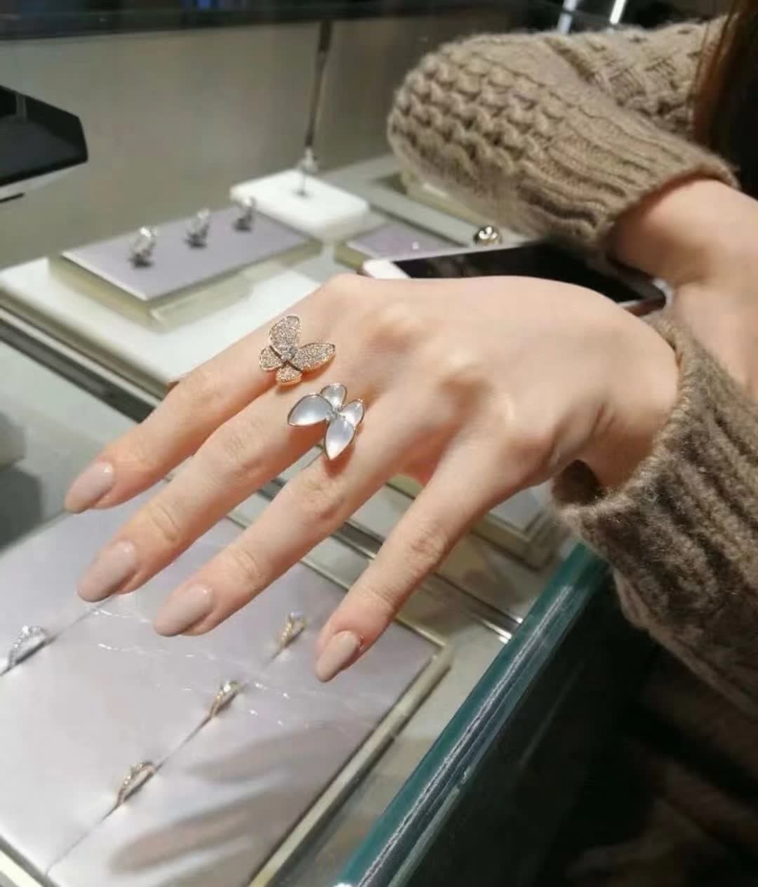 Van Cleef & Arpels Alhambra Ring